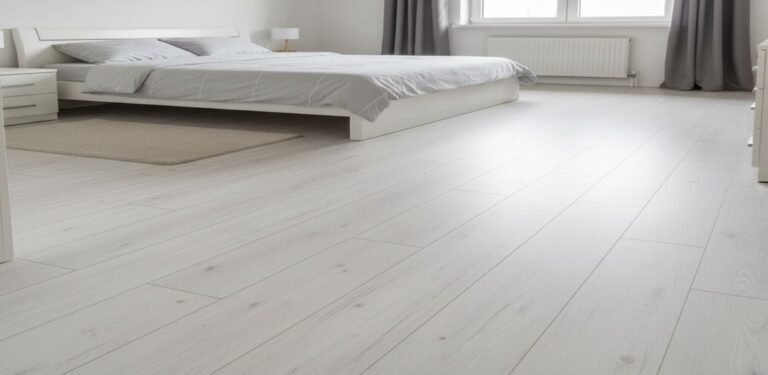 Laminate Flooring vs Vinyl Flooring: Key Differences Explained
